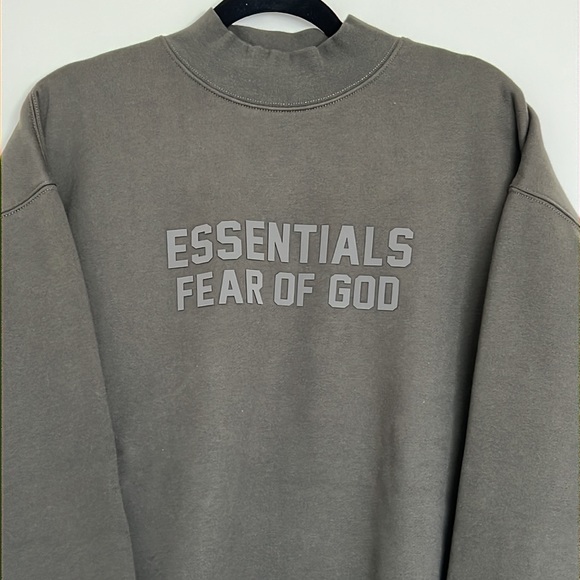 NWT - Essentials Fear Of God Off Black RELAXED Crewneck - Size M - Picture 2 of 11